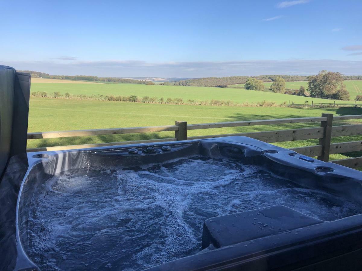 Lodge Wolds Away *